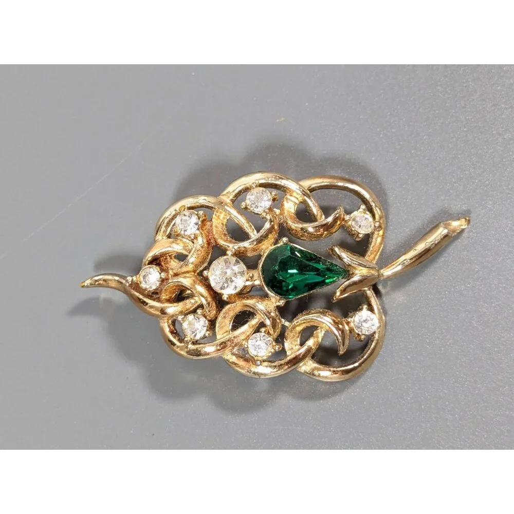 Vintage Green Teardrop Rhinestone Open‎ Work Leaf Gold Tone Brooch Pin